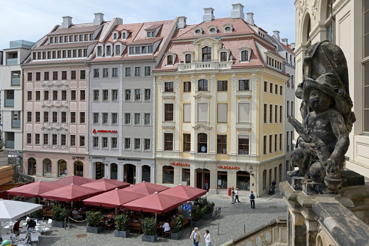 Marketplace, people, terrace, restaurant, building / Poroton-S9-MW