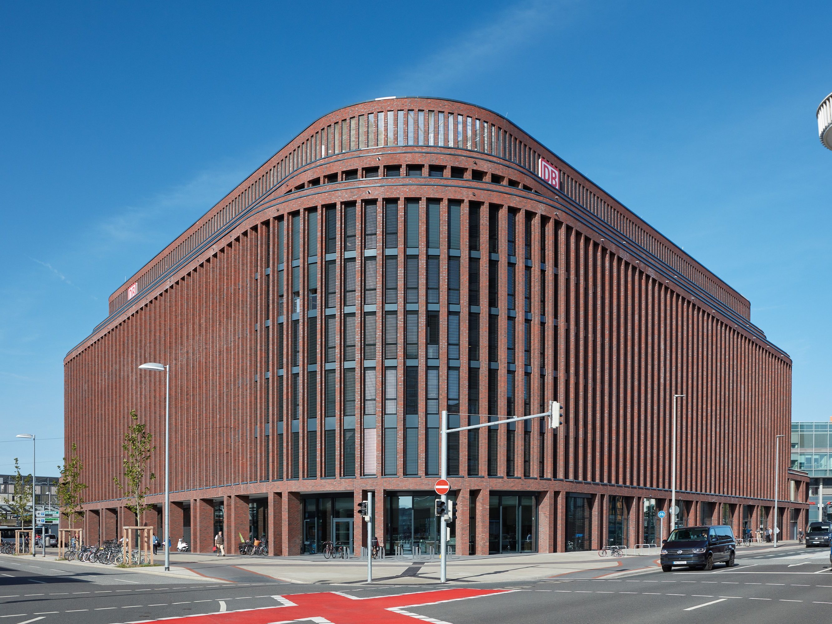 Deutsche Bahn, Lister Dreieck, Hascher Jehle Architektur, HJA, Wasserstrichziegel, Wasserstrichkollektion