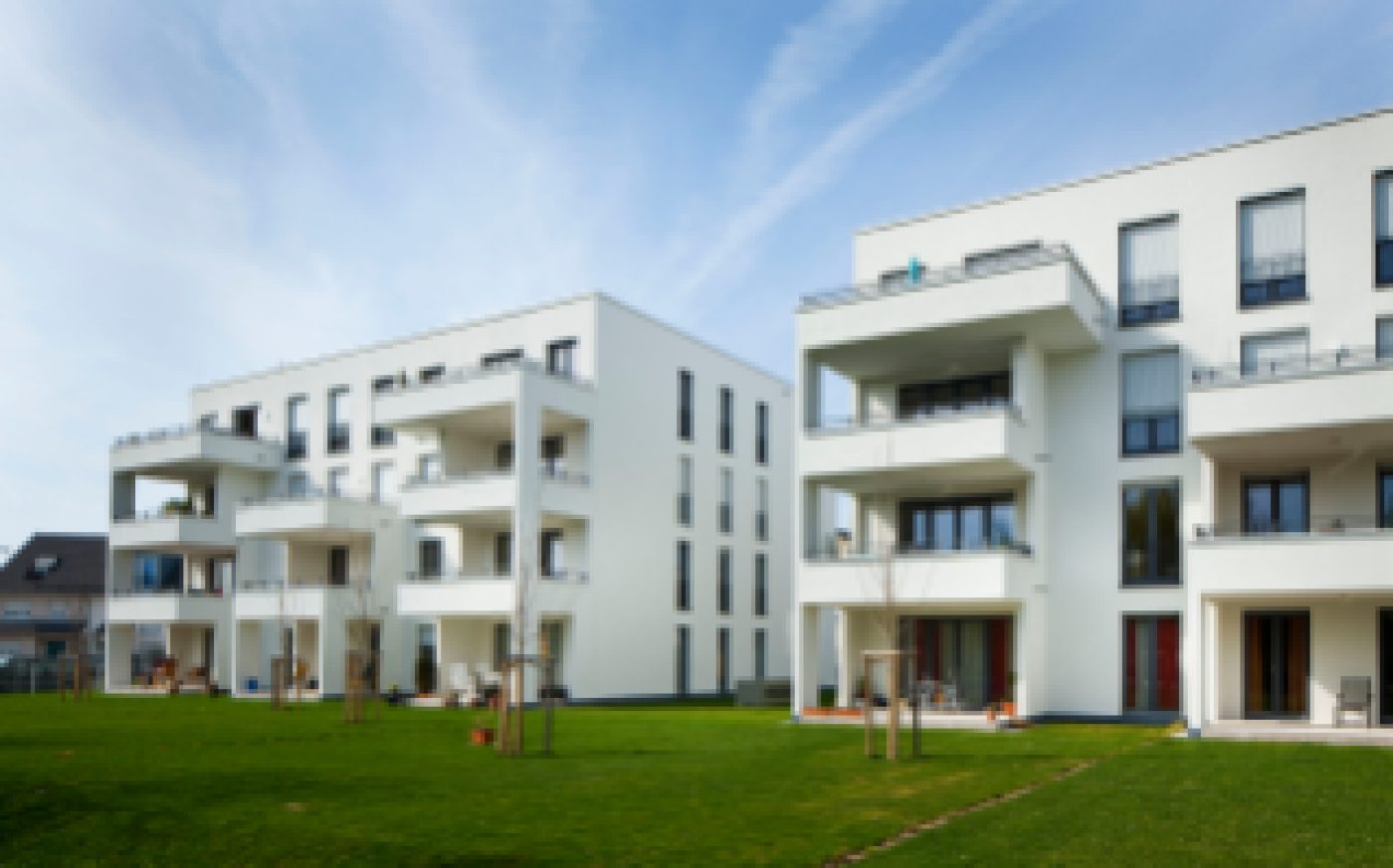 Finished multi-families apartment, balconies, front garden /  Poroton S10-42,5-P