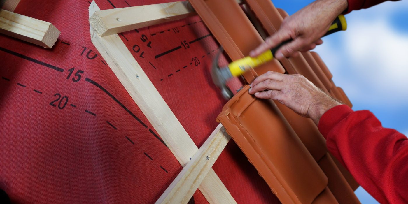 Assembling Koramic ceramic roof tiles.  Technique and installation Koramic ceramic roof tiles helppieces and accessories.