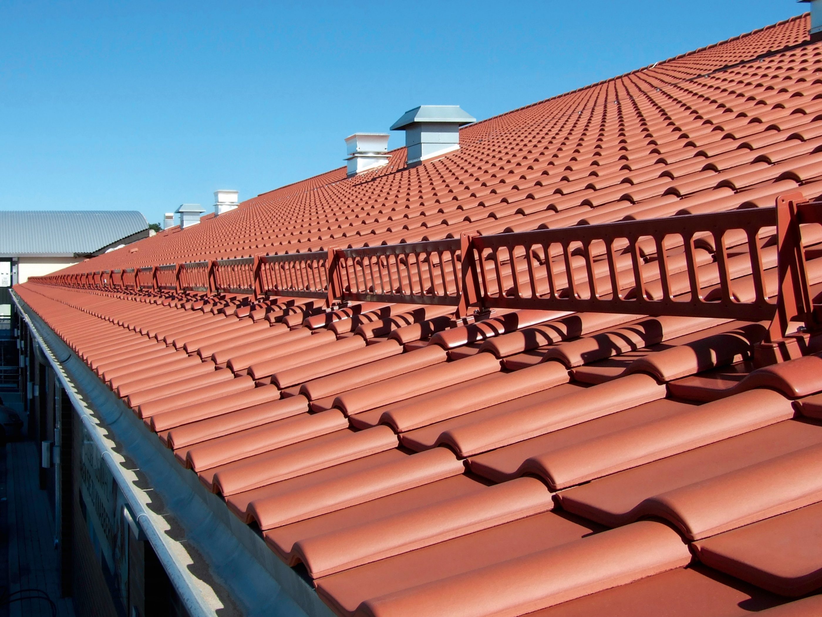 roof tiles, alegra 8, actua red, alegra ror engobiert, satteldach, gable roof