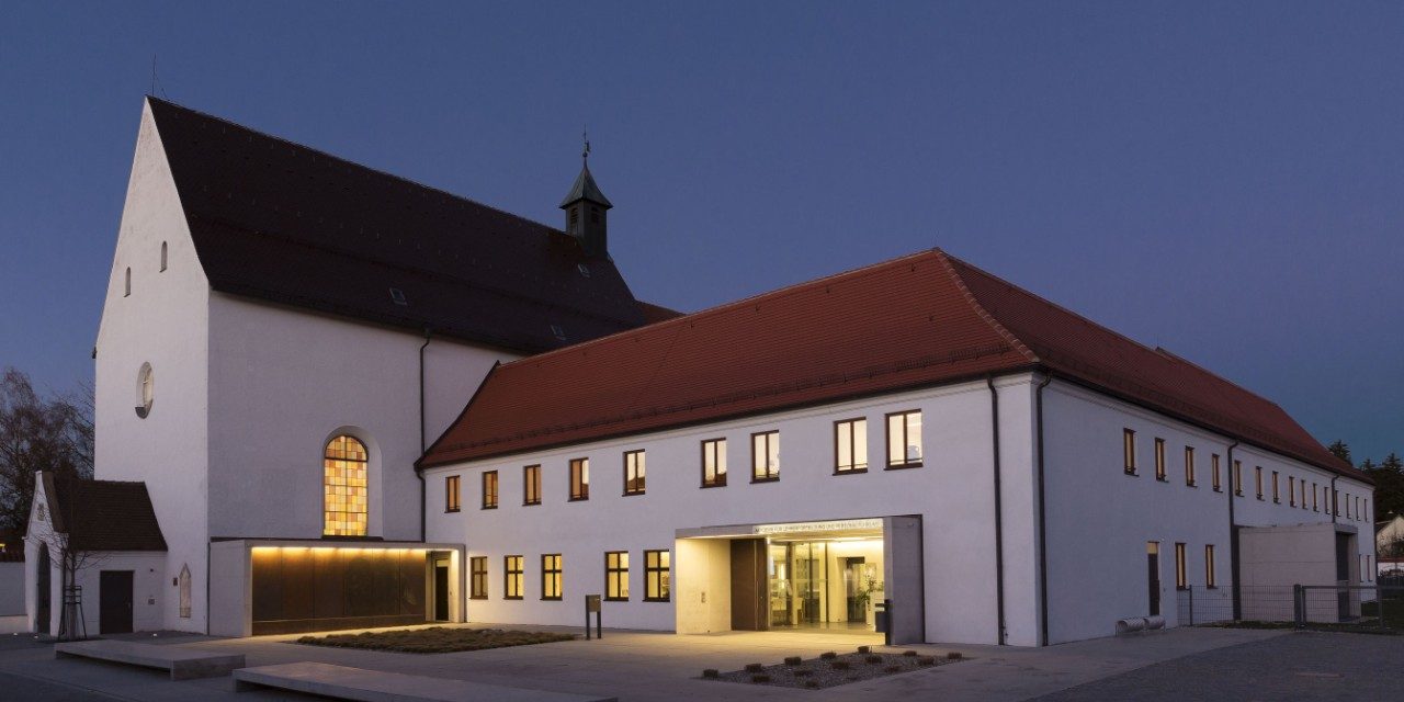 monastery, front yard, Biberschwanzziegel Bunzlauer Biber, naturrot