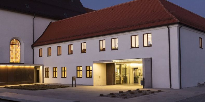 monastery, front yard, Biberschwanzziegel Bunzlauer Biber, naturrot