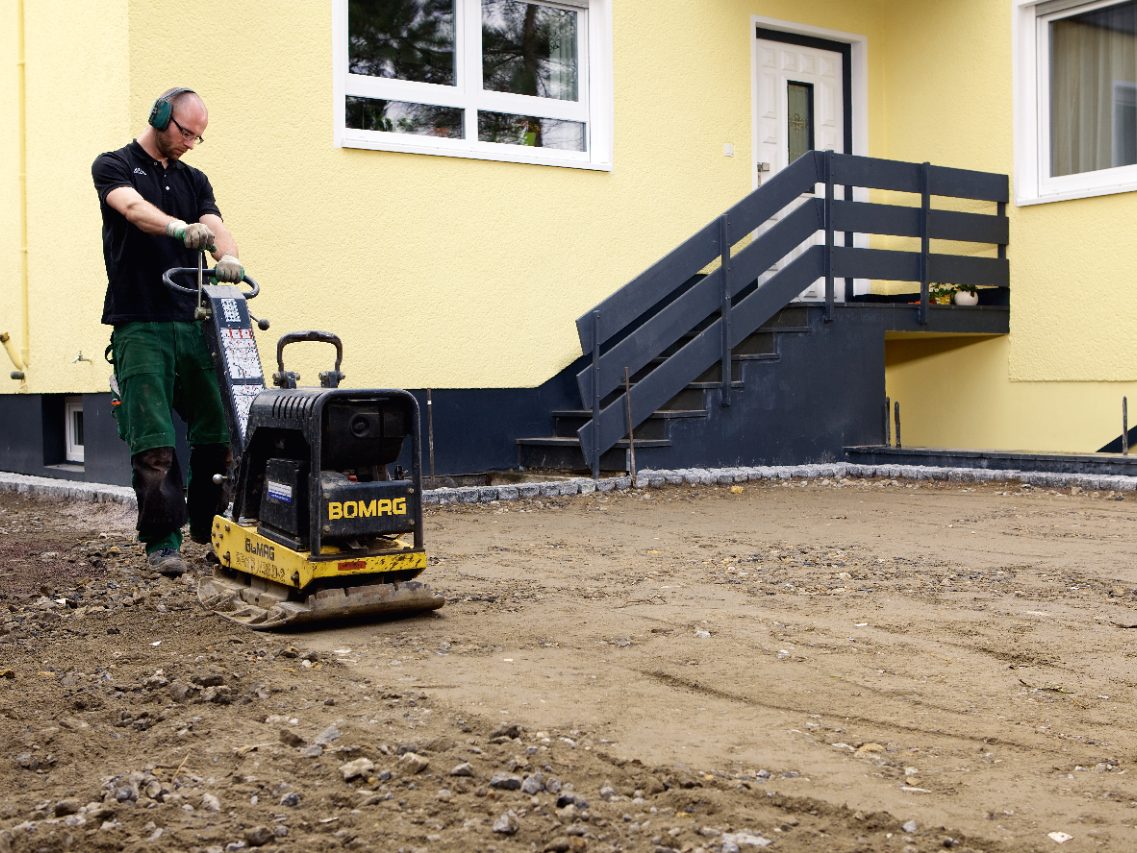 vibrator, compact, entrance, construction worker, builder