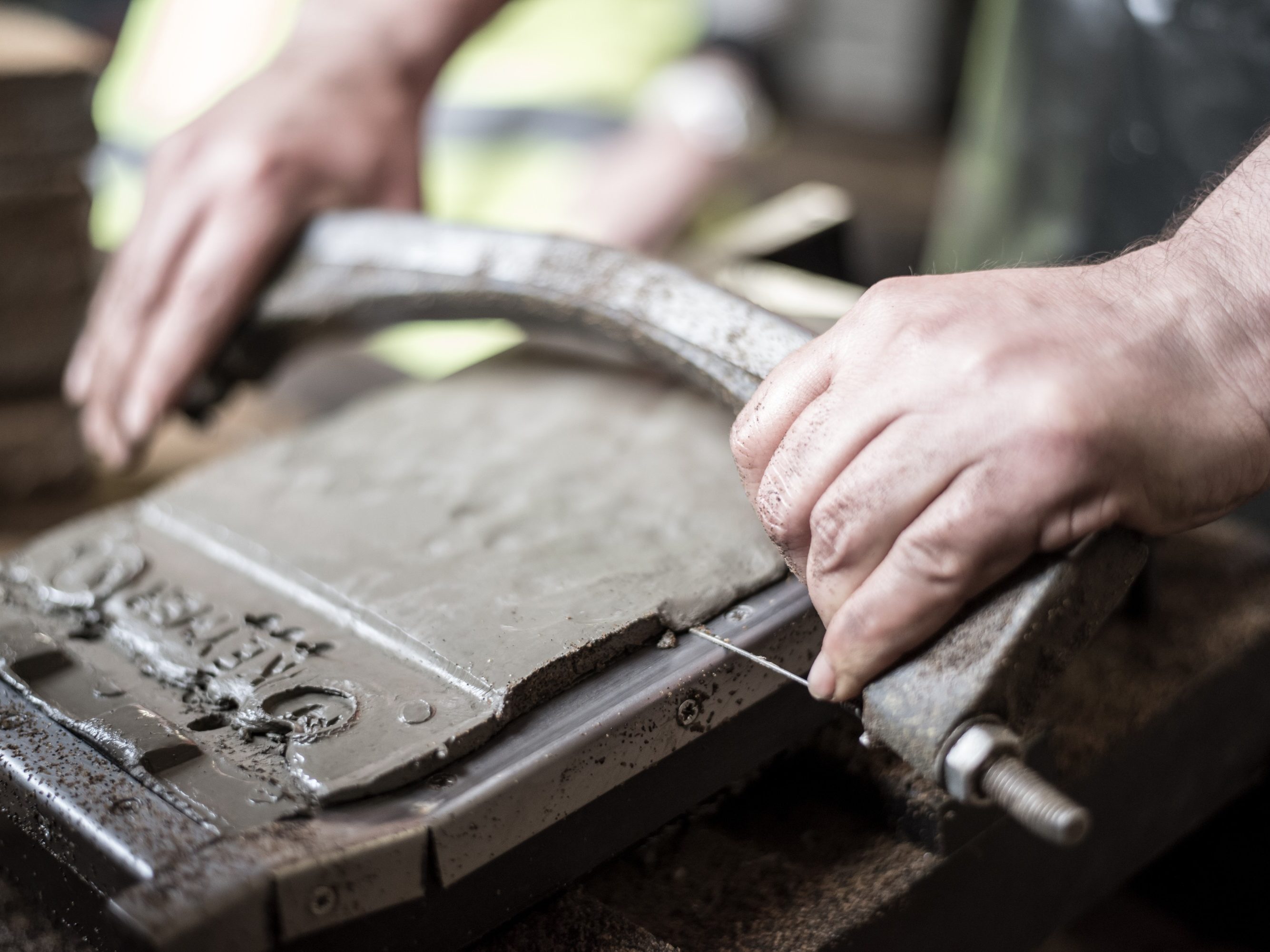 Manuelle Dachziegel Produktion