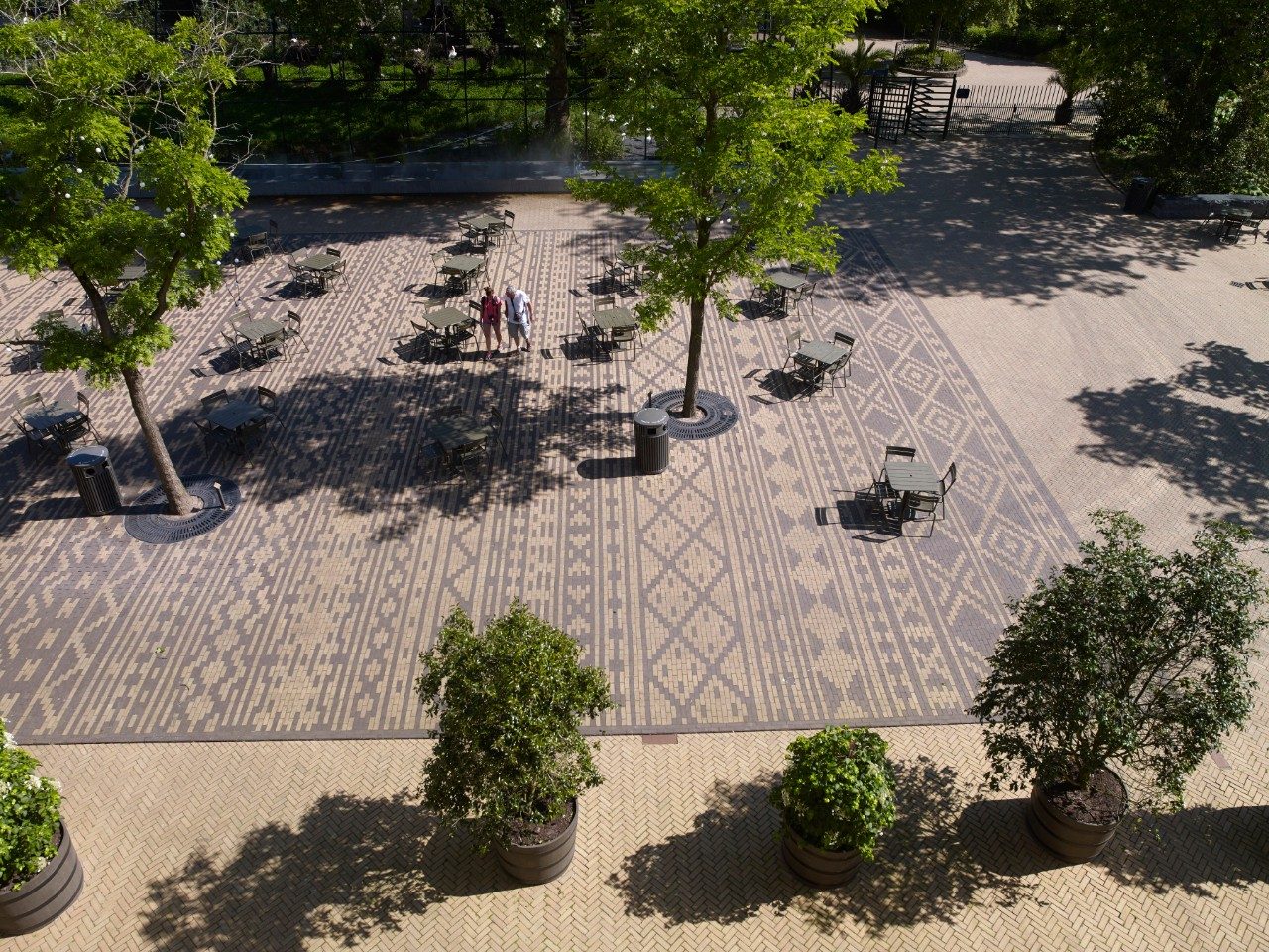 Renovation public space | Artis square, Amsterdam | Pavers:  Brons form moulded DF, Nero water struck DF and Nero form moulded DF | Architect: Landscape architect Michael van Gessel, Amsterdam | Client: Nature Artis Magistra, Amsterdam | Contractor: Schadenberg Infra BV, Hem