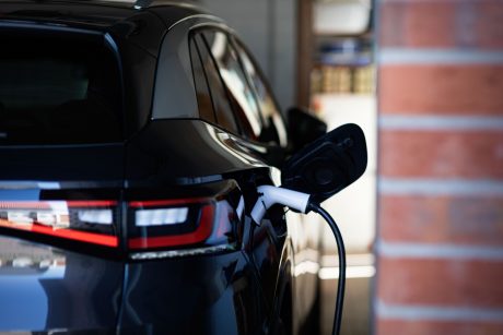 Bequem Laden zu Hause eine Wallbox fürs Elektroauto macht's möglich Wallbox ist die sicherste, schnellste und komfortabelste Lademöglichkeit zu Hause , eine Ladestation mit hoher Leistung entscheiden