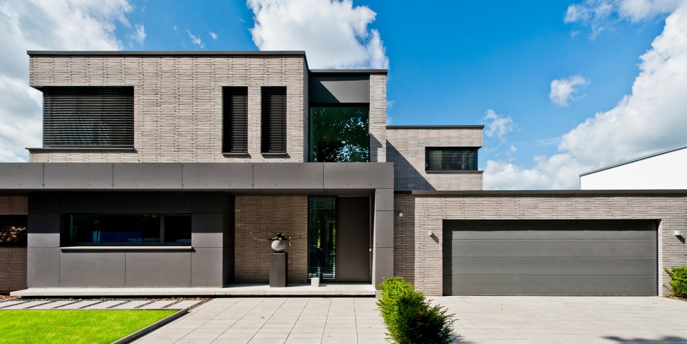 Passive House, Bauhaus-style, Mulit-Generational House, Poroton, Terca Polaris, by Architects Engelshove, situated in Neuenkirchen