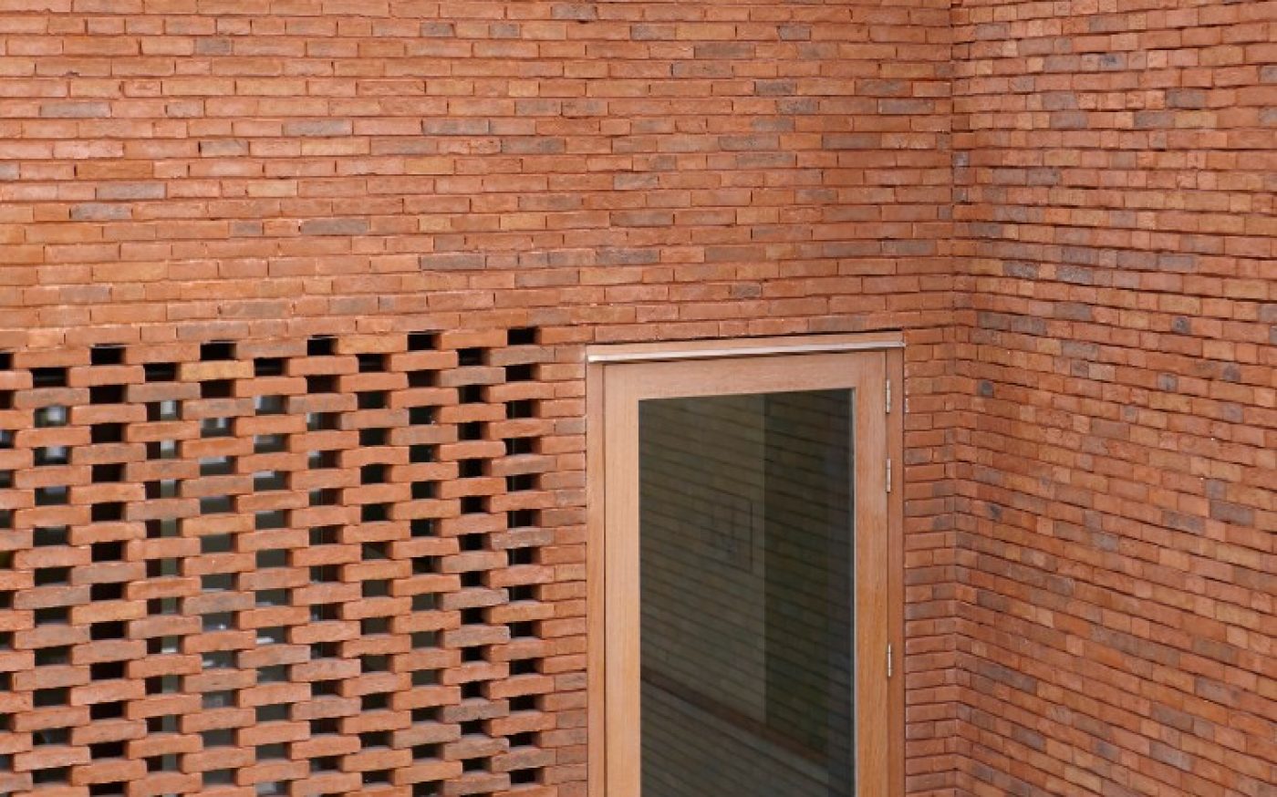 Leipan 301 Rustiek Engobe 872 Glazuurstenen Groen Geglazuurd Olm HV WF Renovation and Extension Residential Care Center | Architect: Gino Debruyne & Architecten, Brugge | Contractor: Artes Depret, Zeebrugge | Client: Vzw Volkswelzijn, Brugge | Completion Date: 2014-01-01