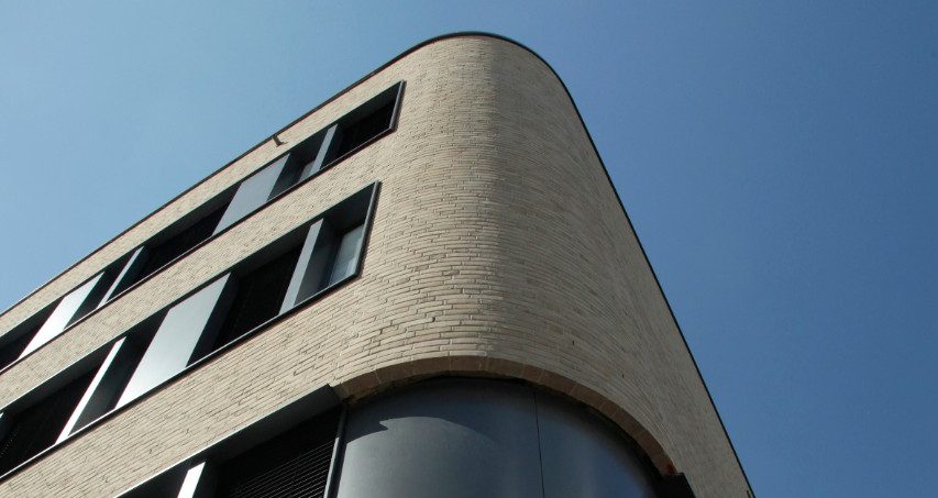 close-up on corner; product: Terca HKS grey-brown (custom build)