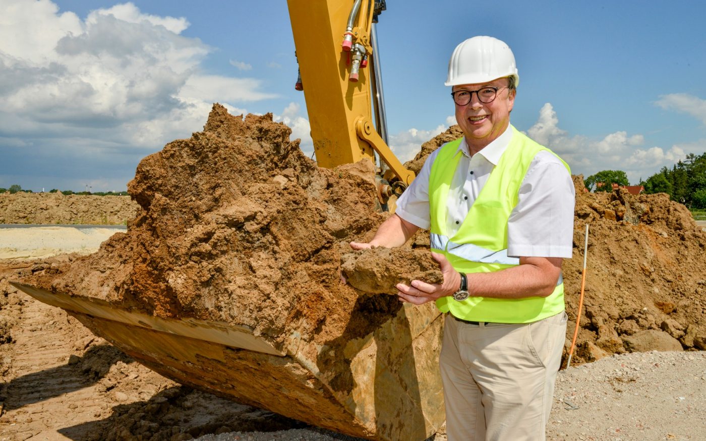  rohstoff statt bauschutt, ton, aushub, bremen, pgw projektgesellschaft gartenstadt werdersee, geschäftsführer-pgw uwe schierloh, gewoba, ziegelwerk kirchkimmen