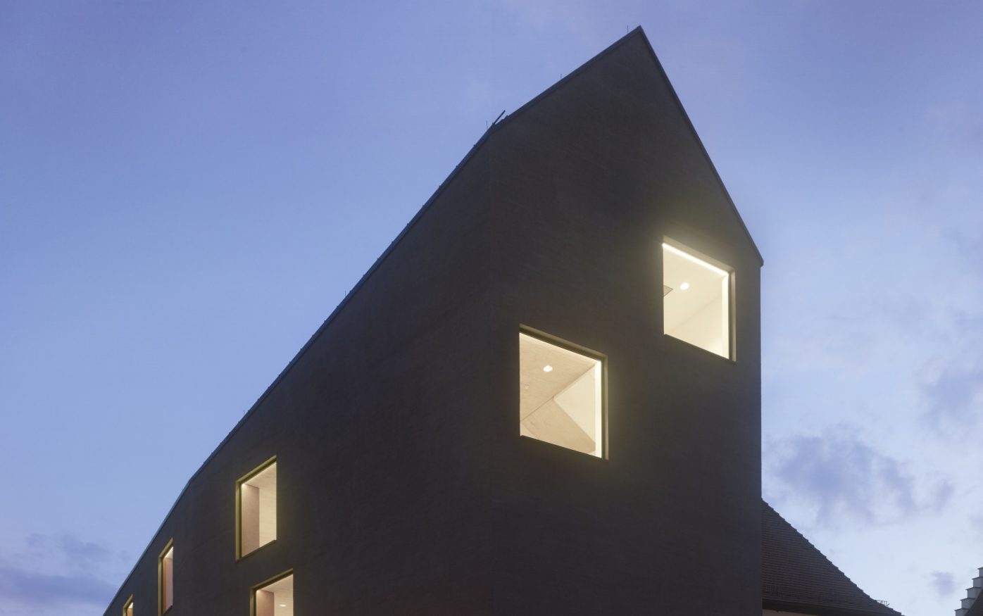 verfüllte Ziegel, MW, Mineralwolle, Erdbebenzone 3, EB, harris + kurrle architekten bda, Neckar,  Deutscher Ziegelpreis 2019, Monolith