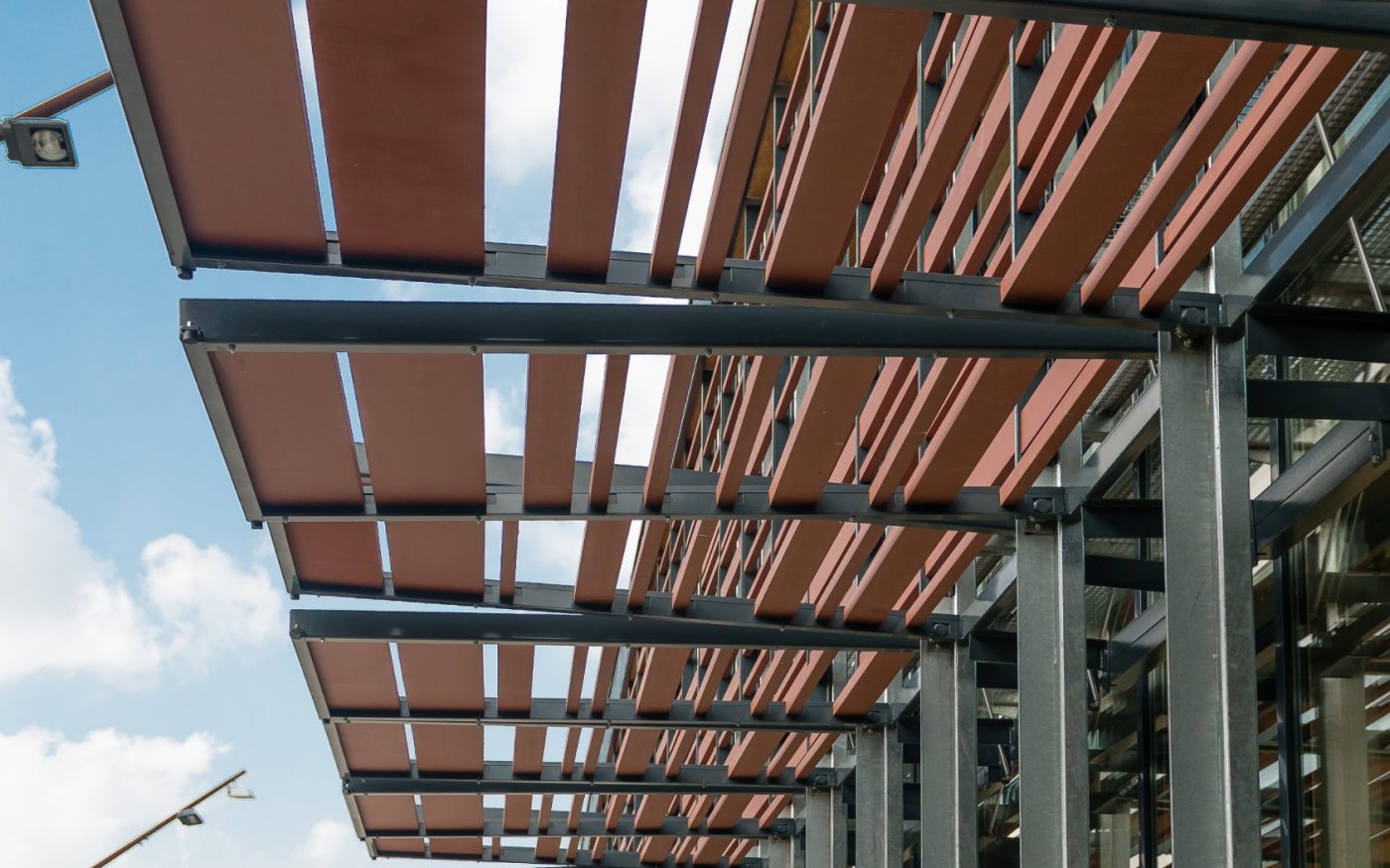 University restaurant including a kitchen, a restoration room, a VIP room and a take away. Building with a green roof and a fired clay facade. National Winner of  wood construction. Metz'In,  6 Rue Augustin Fresnel, 57070 Metz. Panels Argeton Barro Rouge naturel.
