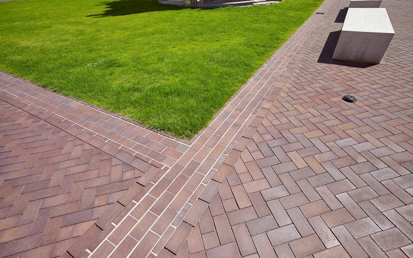Benches, state parliament, building, castle, flags, green area