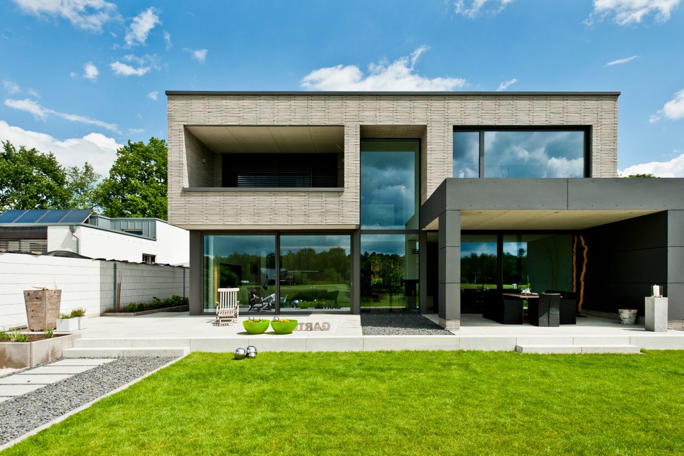 Passive House, Bauhaus-style, Multi-Generational House, Poroton, Terca, Polaris, by Architects Engelshove, situated in Neuenkirchen