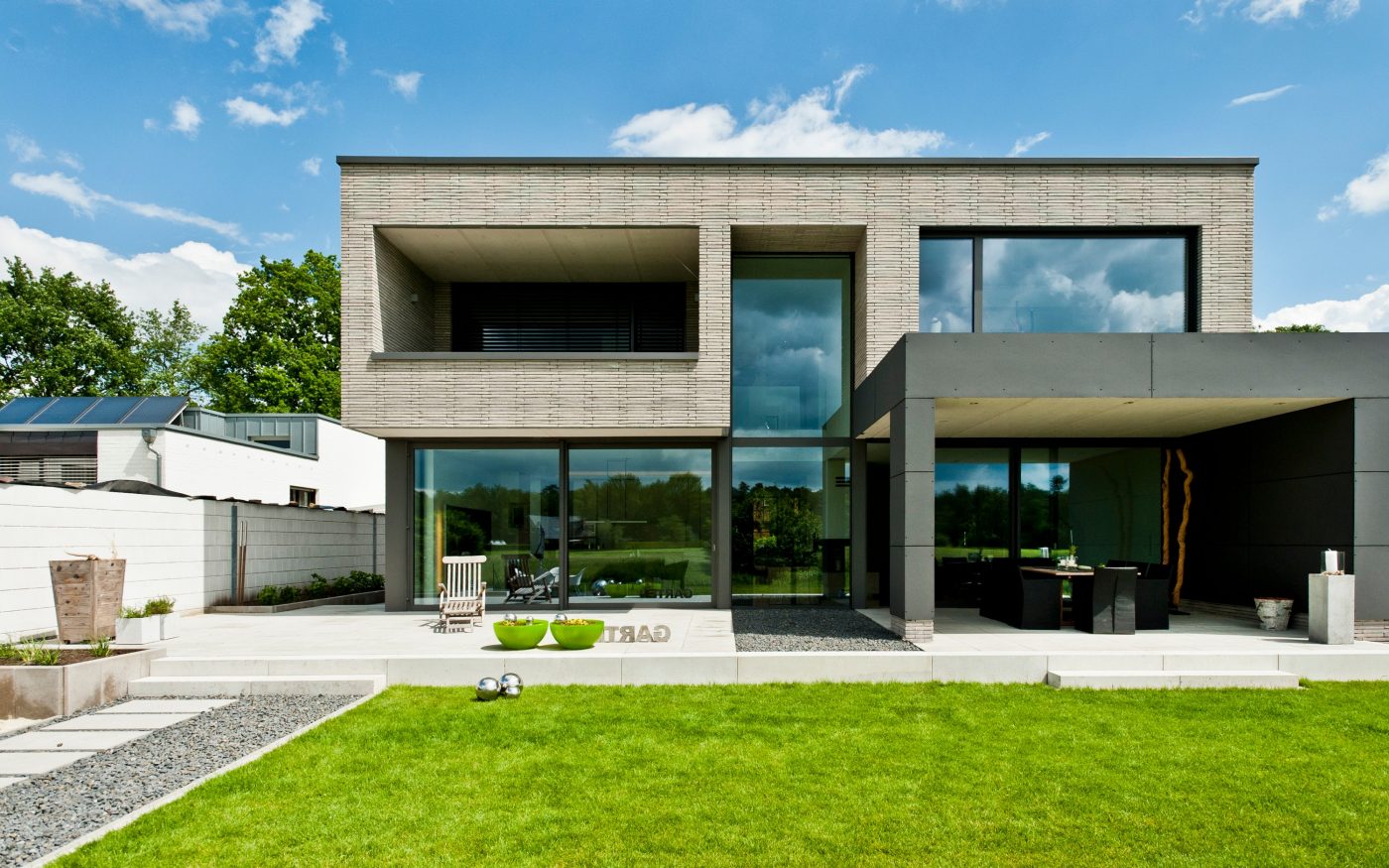Passive House, Bauhaus-style, Multi-Generational House, Poroton, Terca, Polaris, by Architects Engelshove, situated in Neuenkirchen