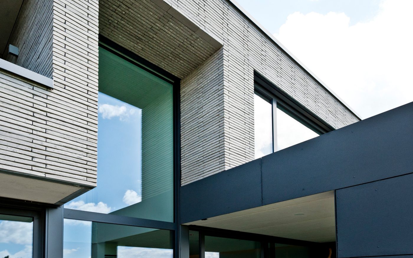 Passive House, Bauhaus-style, Multi-Generational House, Poroton, Terca, Polaris, by Architects Engelshove, situated in Neuenkirchen