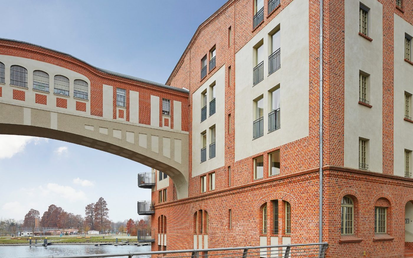 Poroton Plan-T12-36,5, T8-24,0-MW, Schallschutzziegel MZ, Ziegeldecke Filigran, Terca Schleswig rubinrot, Heide rot nuanciert