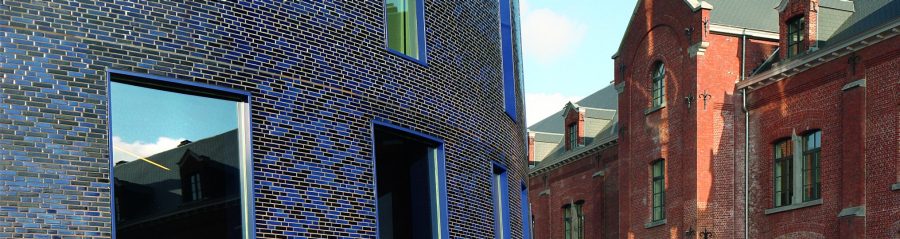 Police Headquarters & Charleroi Danses with facing bricks and clay pavers; Brick Award Nominee 2016; Aterlier Jean Nouvel and MDW Architecture, Photo: Filip Dujardin