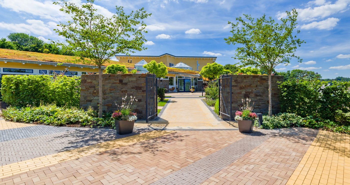 Kinder- und Jugendhospiz, Landschaftsarchitekturbüro Doris Herrmann, Kramer Garten GmbH & Co. KG, Gemeinnützige Gesellschaft der Franziskanerinnen zu Olpe mbH (GFO)