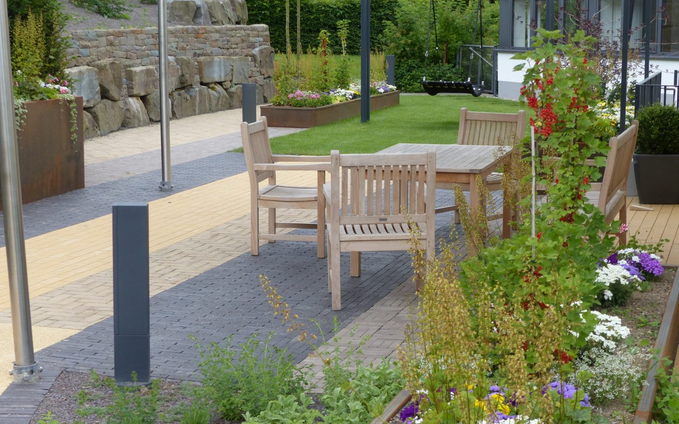 Kinder- und Jugendhospiz, Landschaftsarchitekturbüro Doris Herrmann, Kramer Garten GmbH & Co. KG, Gemeinnützige Gesellschaft der Franziskanerinnen zu Olpe mbH (GFO)