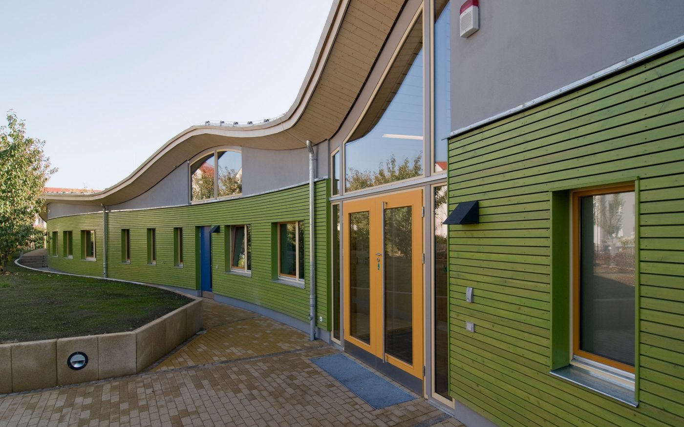Entrance area of a day nursery with arched roof, T8-36,5-P
