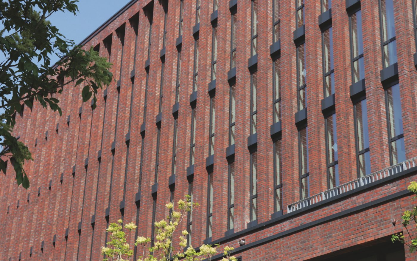Deutsche Bahn, Lister Dreieck, Hascher Jehle Architektur, HJA, Wasserstrichziegel, Wasserstrichkollektion