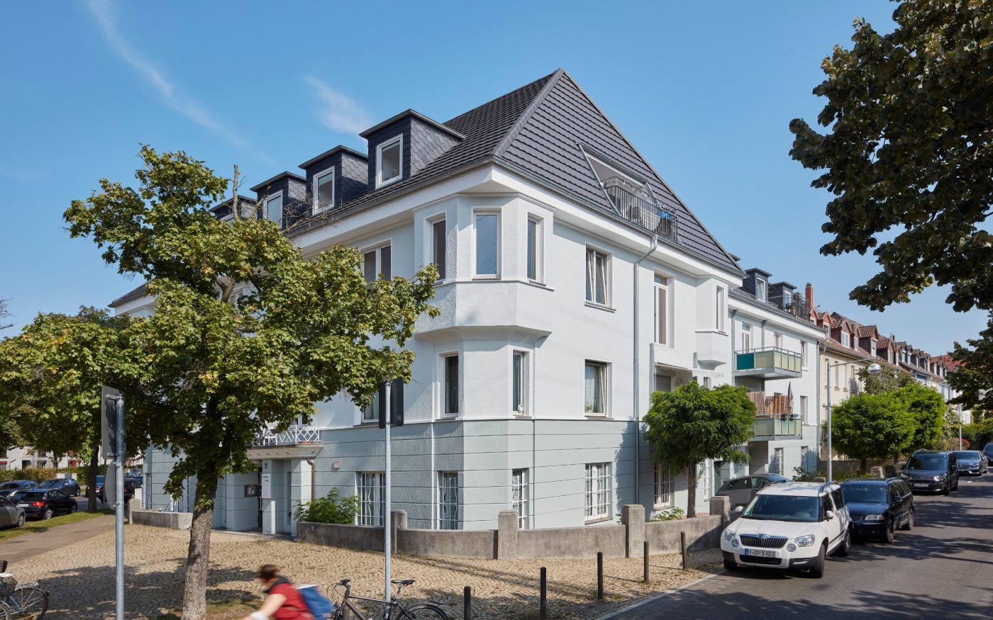 Thieke Unternehmensgruppe, Philipp Langrehr, Designdachziegel, Engobe anthrazit/schwarz