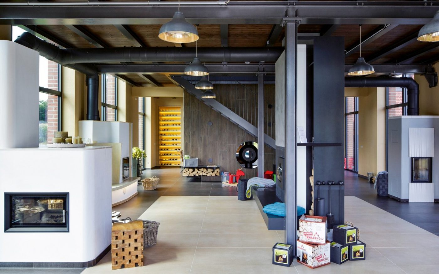 inside view; ovens; chimney; kamtec; family home and commercial hall for chimneys and cooking events ; products used: Poroton Plan-T12-42,5; Kamtec LAS 20 W; Terca HKS Rot 