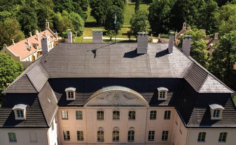 Creaton Kera Biber anthrazit matt durchgefärbt Schloss Branitz