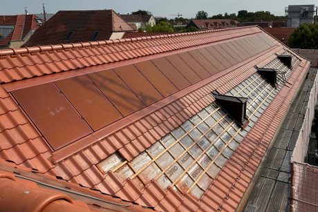 Schule Ludwigsburg - Alegra 8 rot engobiert mit X-Frame rot