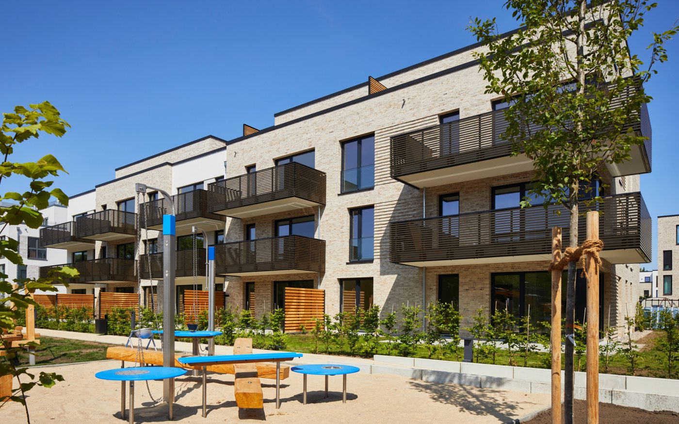 hda HENRIK DIEMANN ARCHITEKTEN, Baufelder H + F + K, Nachhaltigkeit , Mobilitätskonzept,  Begrünungskonzept, Wasserstrichziegel, weiß-grau geschlämmt, LimeLine 415 DF