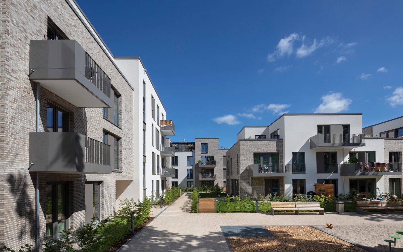 TCHOBAN VOSS Architekten, Baufelder A + B + C,, Nachhaltigkeit , Mobilitätskonzept,  Begrünungskonzept, Wasserstrichziegel, beige-grau nuanciert, LimeLine 430 DF