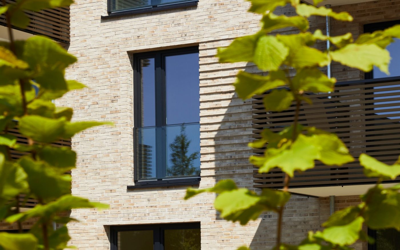 hda HENRIK DIEMANN ARCHITEKTEN, Baufelder H + F + K, Nachhaltigkeit , Mobilitätskonzept,  Begrünungskonzept, Wasserstrichziegel, weiß-grau geschlämmt, LimeLine 415 DF