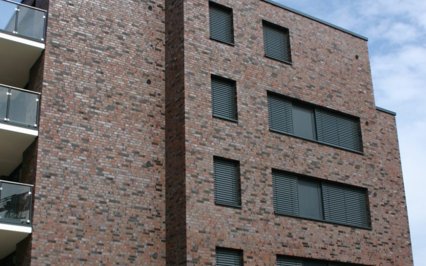 cuxhaven change sorting, apartment building, side view, bricks, terca