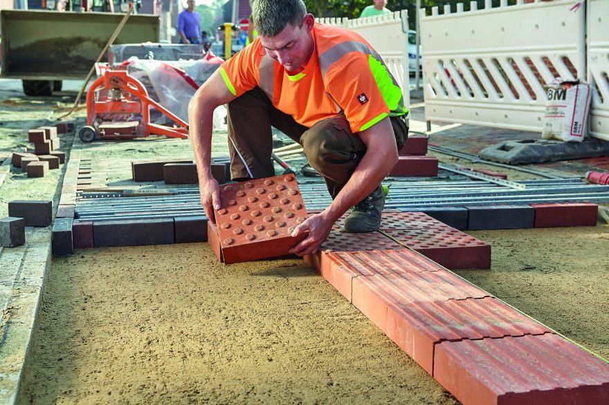 Verlegen von Blindenleitklinkern