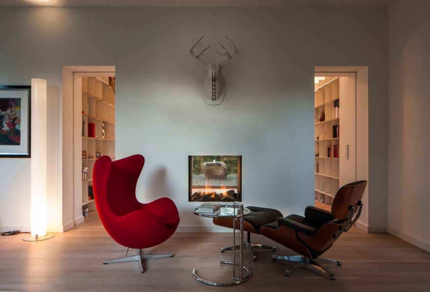 living room; fireplace; chairs; armchair; red chair; ambience; product: Poroton T8-P