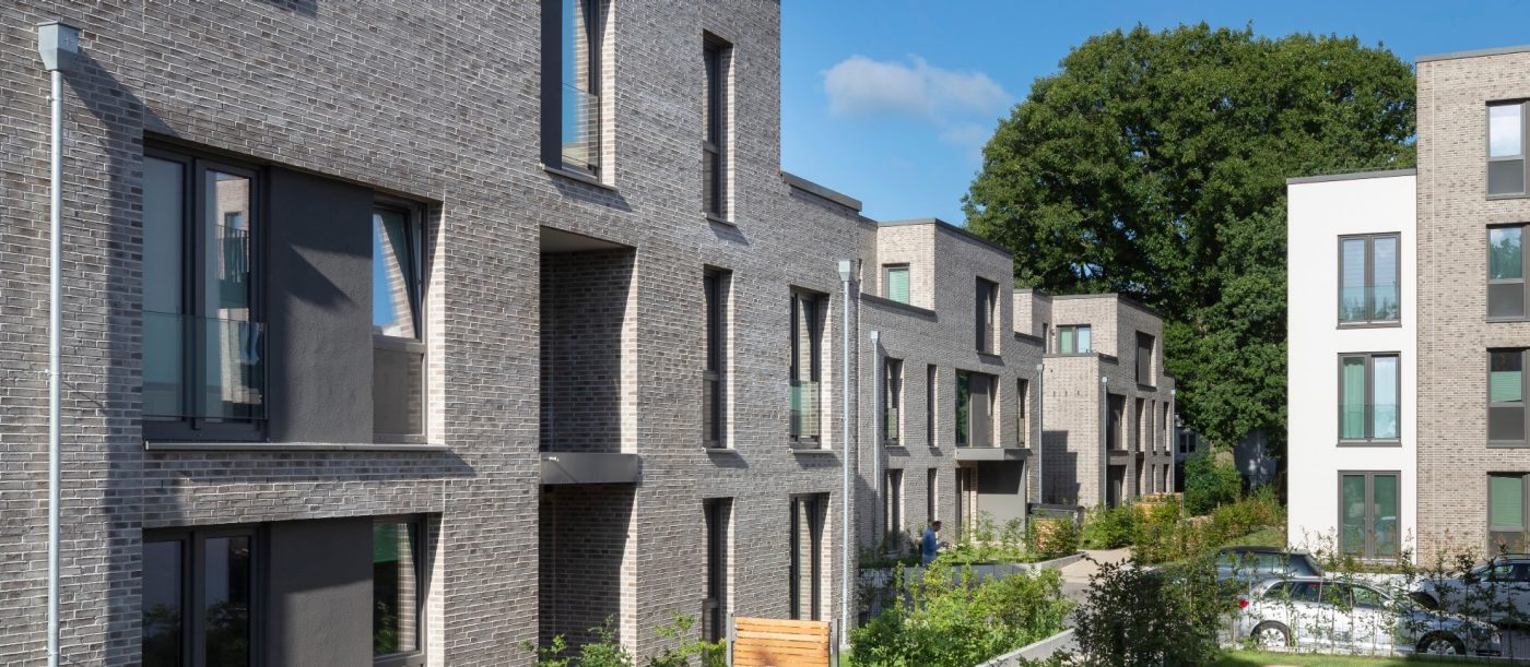 TCHOBAN VOSS Architekten, Baufelder A + B + C,, Nachhaltigkeit , Mobilitätskonzept,  Begrünungskonzept, Wasserstrichziegel, beige-grau nuanciert, LimeLine 430 DF