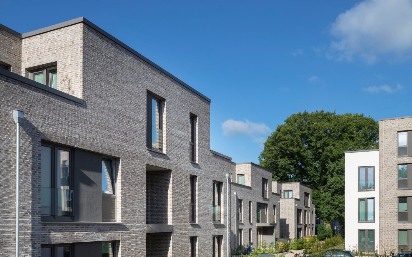 TCHOBAN VOSS Architekten, Baufelder A + B + C,, Nachhaltigkeit , Mobilitätskonzept,  Begrünungskonzept, Wasserstrichziegel, beige-grau nuanciert, LimeLine 430 DF