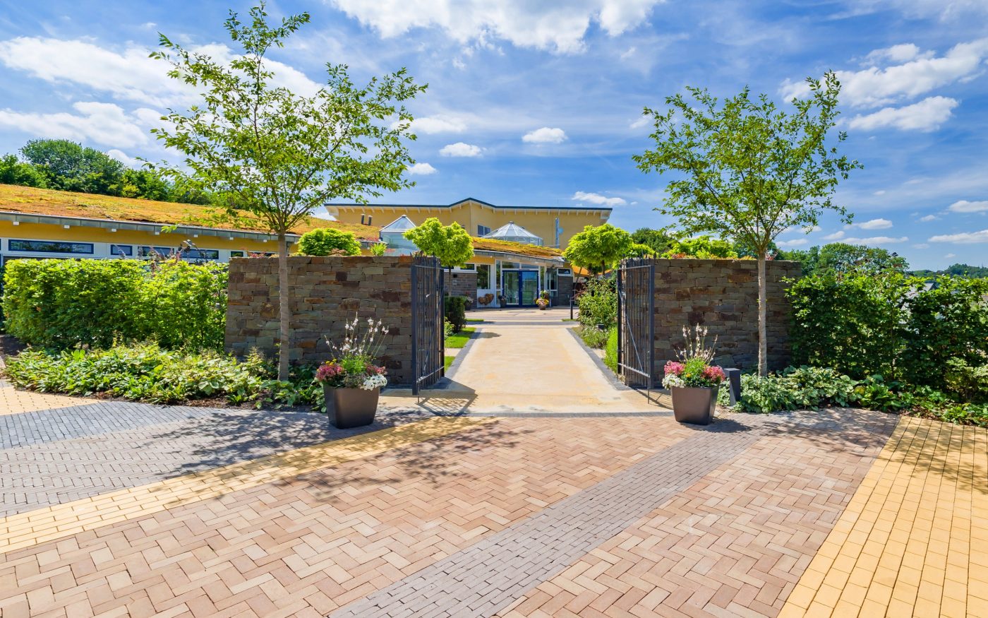 Kinder- und Jugendhospiz, Landschaftsarchitekturbüro Doris Herrmann, Kramer Garten GmbH & Co. KG, Gemeinnützige Gesellschaft der Franziskanerinnen zu Olpe mbH (GFO)