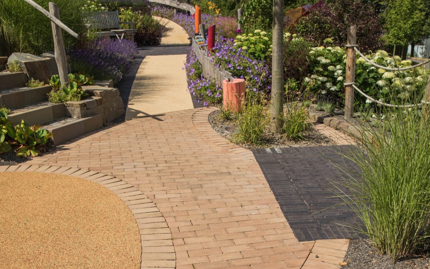 Kinder- und Jugendhospiz, Landschaftsarchitekturbüro Doris Herrmann, Kramer Garten GmbH & Co. KG, Gemeinnützige Gesellschaft der Franziskanerinnen zu Olpe mbH (GFO)