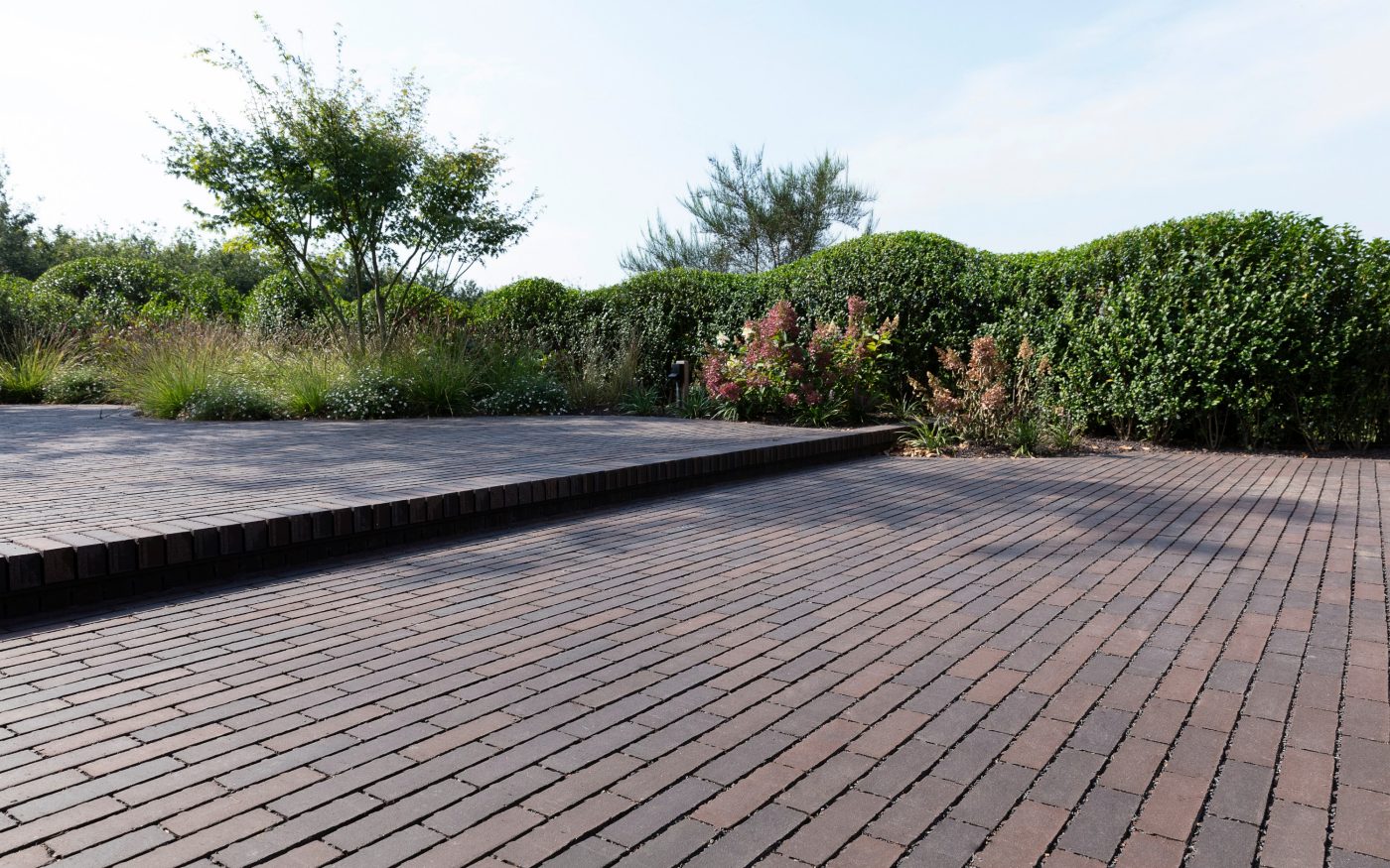 Freiflächen, Platzgestaltung, Aquata, Pflasterklinker, wasserdurchlässig, versickerungsfähig, Läuferverband, Landschaftsgestaltung, Naturschutzgebiet, Belgien, Het Maldegemveld, Tuinaanneming Trenson, Adegem