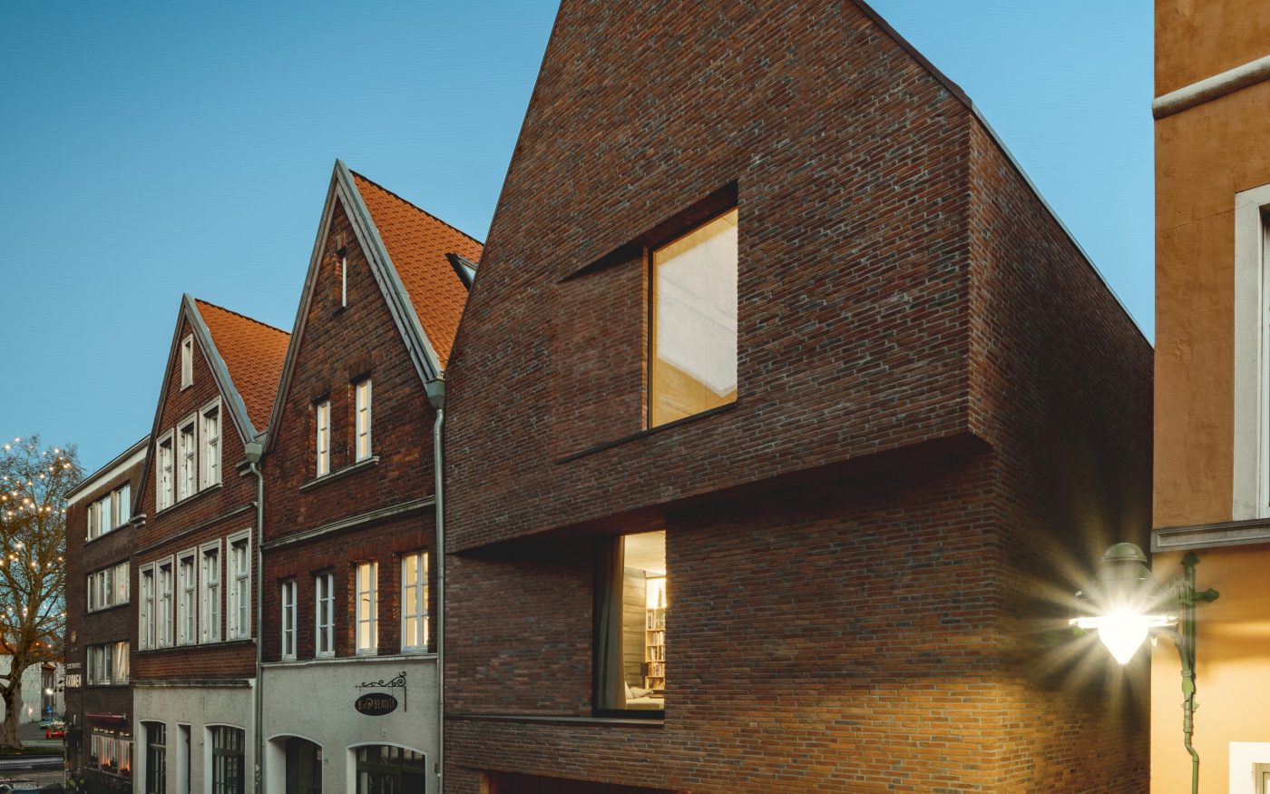 haus am buddenturm, terca linaqua vino, handform, ringofen, maaseik, haus des jahres 2019, hehnpohl architektur bda