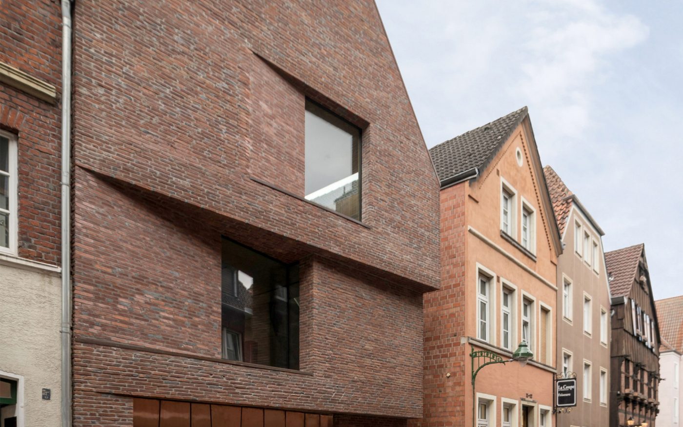 haus am buddenturm, terca linaqua vino, handform, ringofen, maaseik, haus des jahres 2019, hehnpohl architektur bda