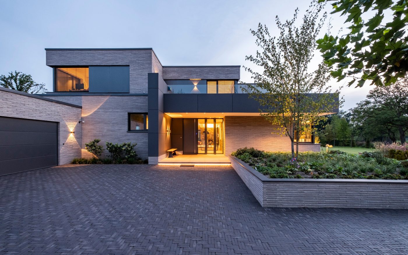 Single Family House, Terca  Polaris, Penter Eros getrommelt, Poroton Plan-T-18, mit Poolhaus