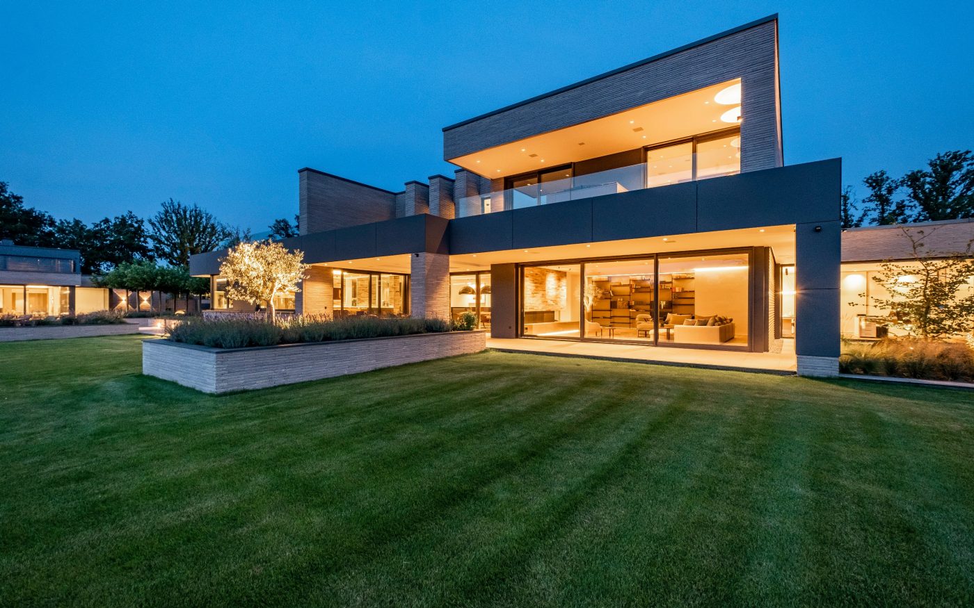 Single Family House, Terca  Polaris, Penter Eros getrommelt, Poroton Plan-T-18, mit Poolhaus