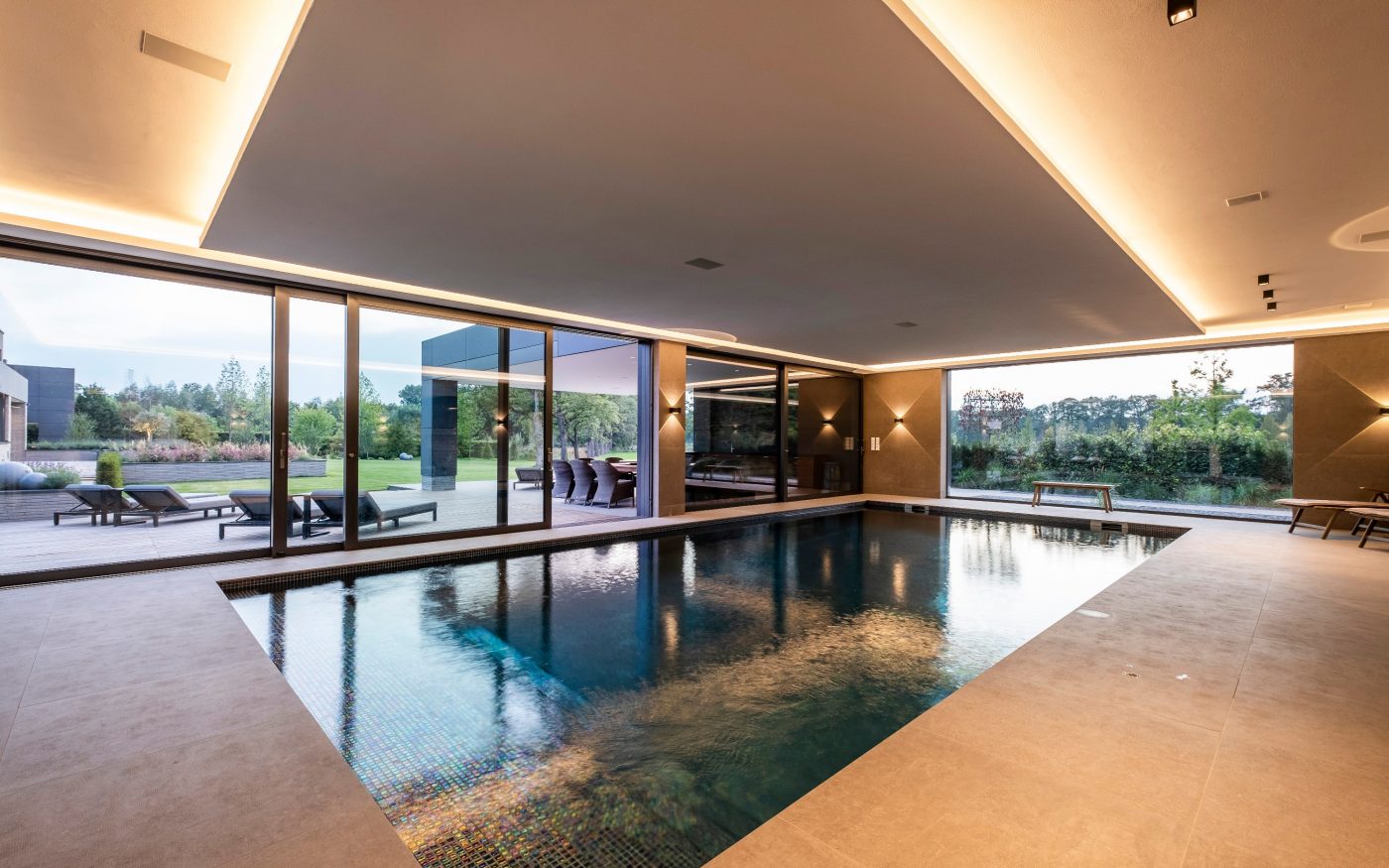 Single Family House, Terca  Polaris, Penter Eros getrommelt, Poroton Plan-T-18, mit Poolhaus