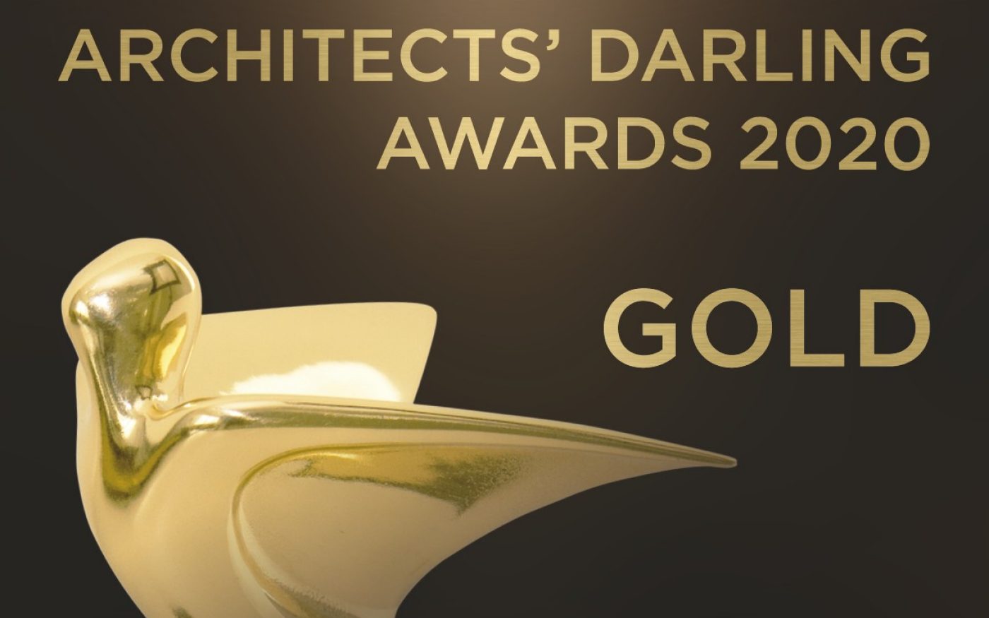 Beim Architects‘ Darling Award 2020 gewinnt Wienerberger mit den Penter-Pflasterklinkern Gold in der Kategorie Freifläche. Auch bei den Jury-Awards holt das Unternehmen Gold für das beste Referenzobjekt „Haus am Buddenturm Münster“
