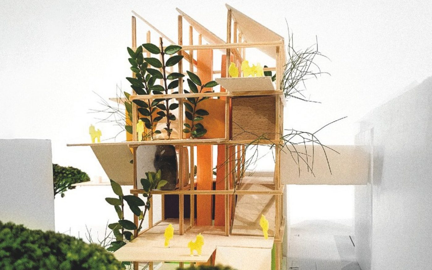 Über den 2. Preis und 3.000 Euro freute sich das Team der Technischen Hochschule Würzburg Schweinfurt für den Entwurf „KLETTerGERÜST“. Betreut wurden die Studierenden von betreut von: Prof. Stefan Niese und Prof. Dorothea Voitländer.